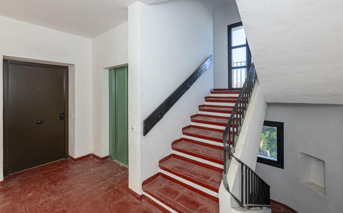 4c401e1f77bf3a79a1ea653ea8c3b82d - 38