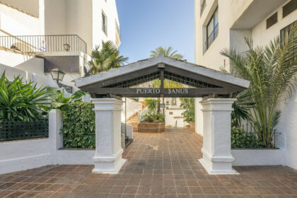 4c401e1f77bf3a79a1ea653ea8c3b82d - 4