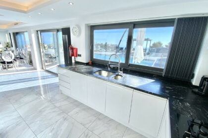 4d80e358dbd282eaafb6fe22f865bfed - 9