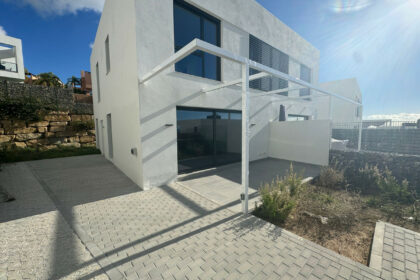 4dfb3d82e20a27cc16f7a895e670b46f - 4