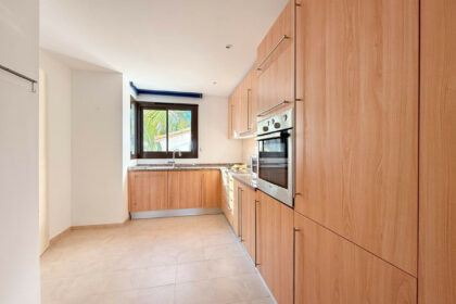 4e63a8db7c3d29dfff9b4bab78102447 - 11