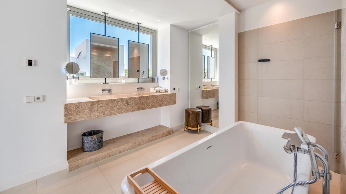 4e76c4e7d1e6691e65afb7b8fa5ab1fd - 18