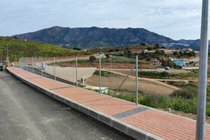 4ece7cfe170102cf8e14b0352fe5193c - 3