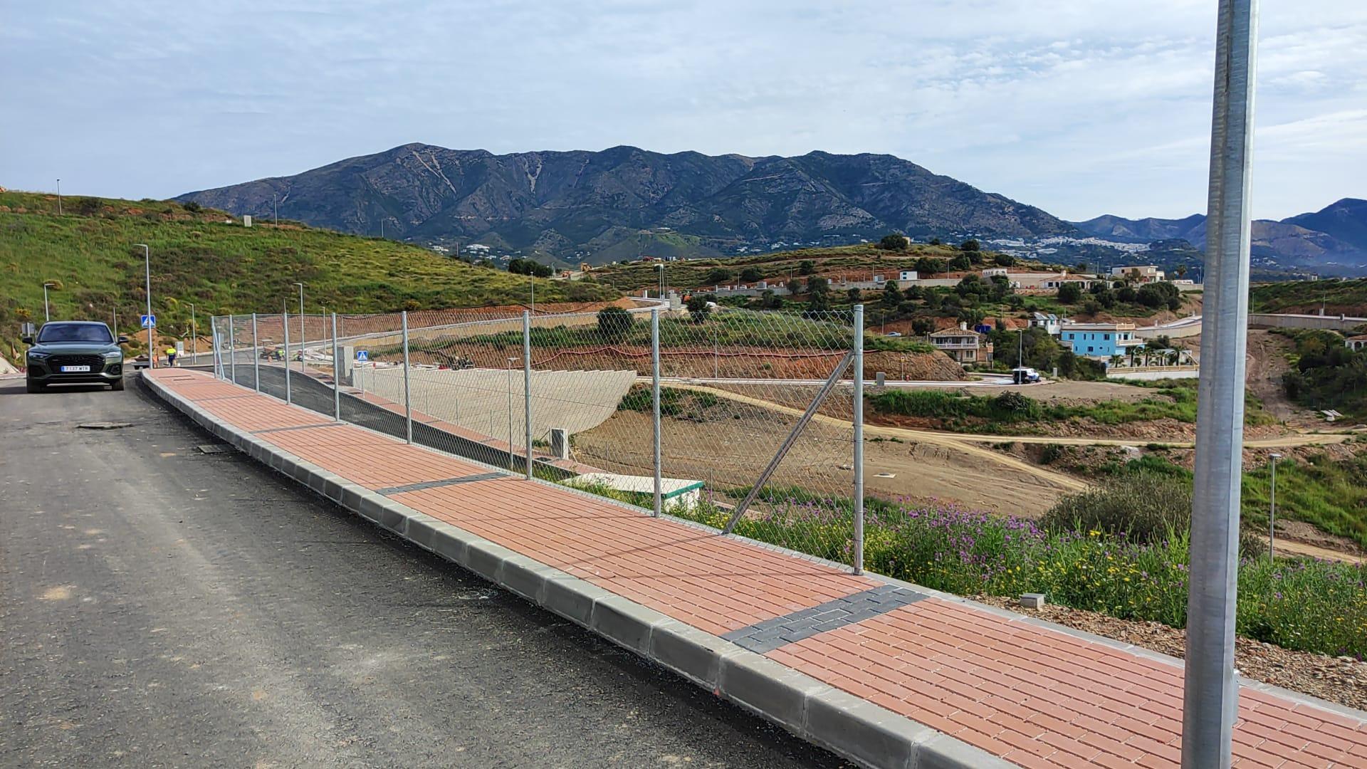 4ece7cfe170102cf8e14b0352fe5193c - 3