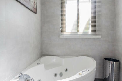 4ff29e939936a5db76d9cb7497879585 - 7