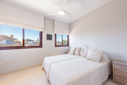 50beb2ae9e8d21e5c4e306485d7cbb4a - 15