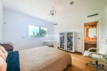 50df1ddbc8977d5a75782f57610265de - 17