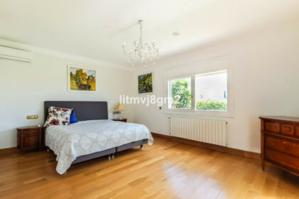 50df1ddbc8977d5a75782f57610265de - 21