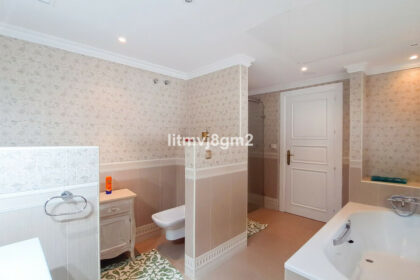 50df1ddbc8977d5a75782f57610265de - 43