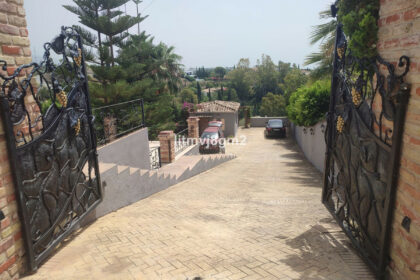 50df1ddbc8977d5a75782f57610265de - 51