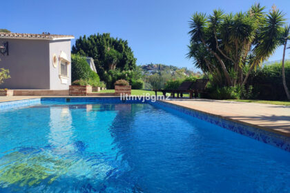 50df1ddbc8977d5a75782f57610265de - 54