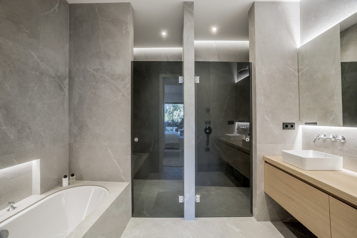 5194aff81e91b97762d0aa8659cf9c0e - 12