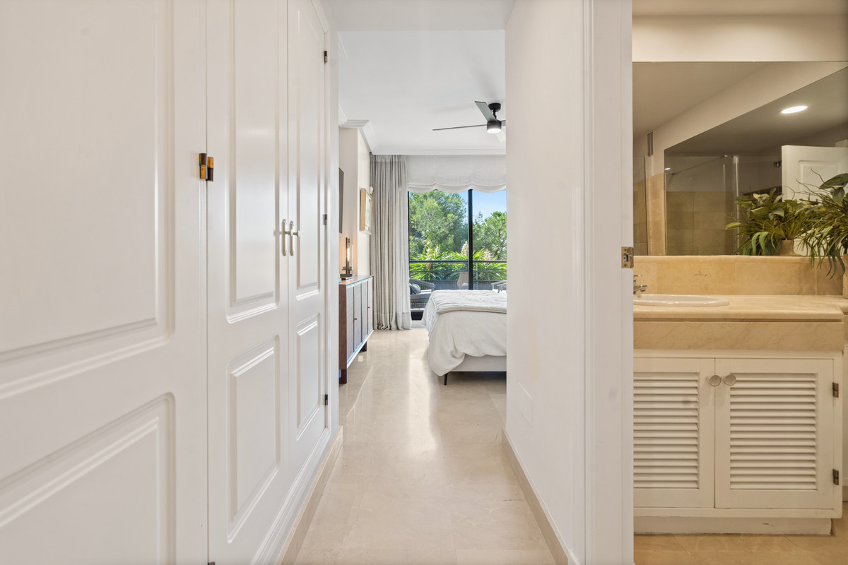 51f5eee897ec4fba0134441cabe8378f - 15