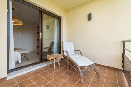 51f5eee897ec4fba0134441cabe8378f - 18