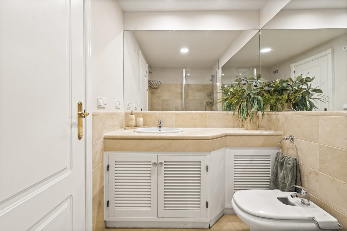 51f5eee897ec4fba0134441cabe8378f - 19