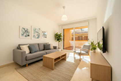 5251429914705c67a5ad692e3f3a8728 - 1