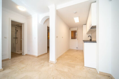 5251429914705c67a5ad692e3f3a8728 - 15