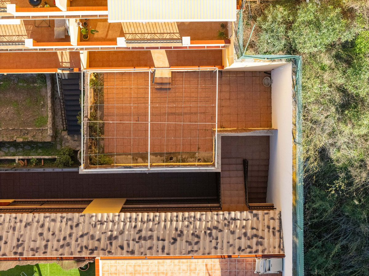 5251429914705c67a5ad692e3f3a8728 - 21