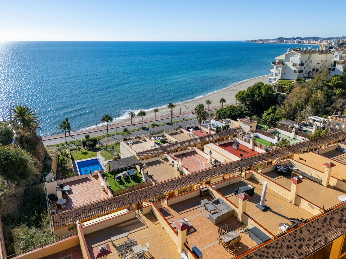 5251429914705c67a5ad692e3f3a8728 - 29