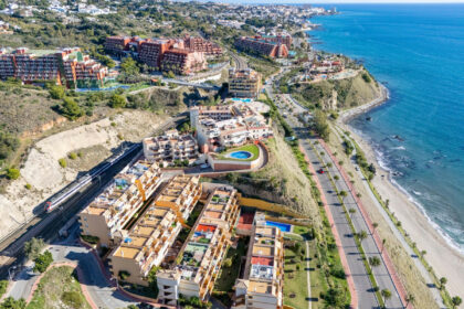 5251429914705c67a5ad692e3f3a8728 - 30