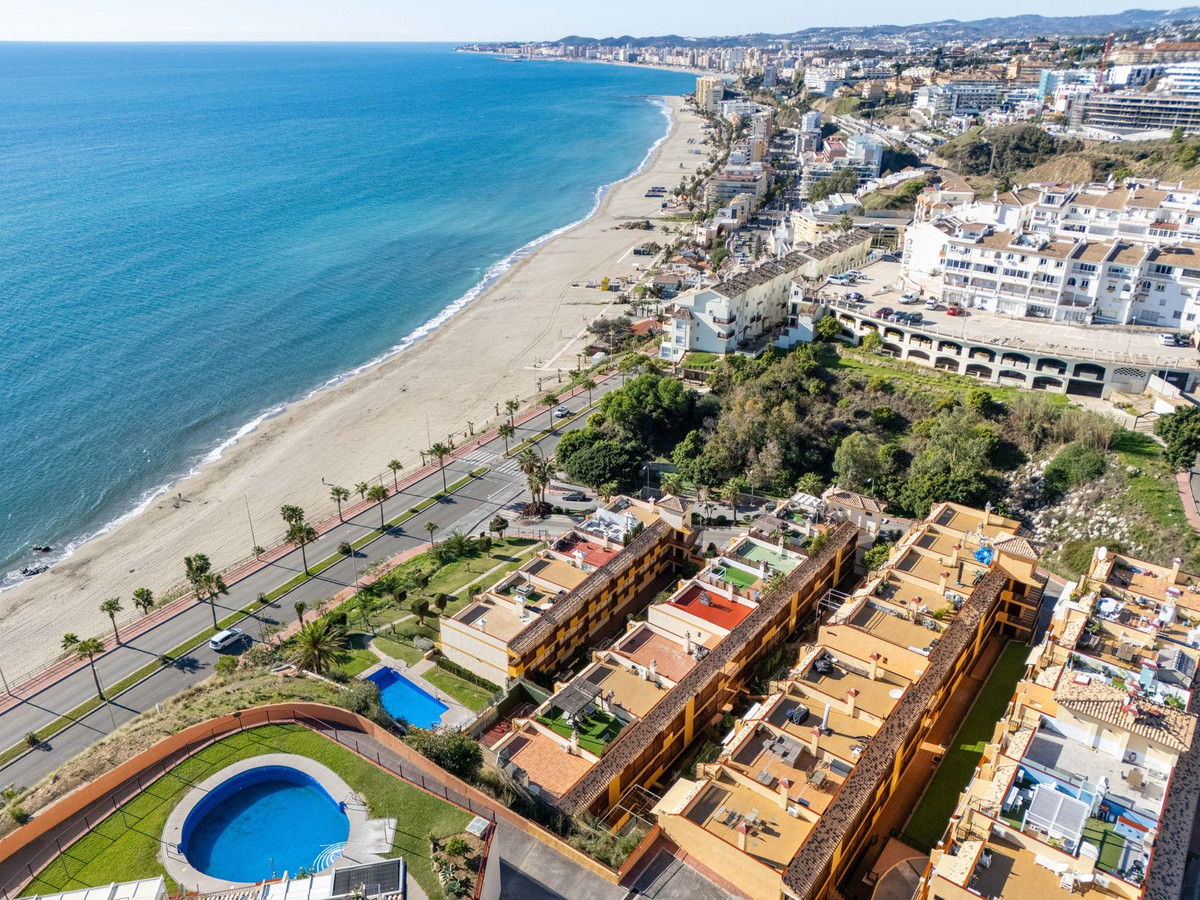 5251429914705c67a5ad692e3f3a8728 - 33