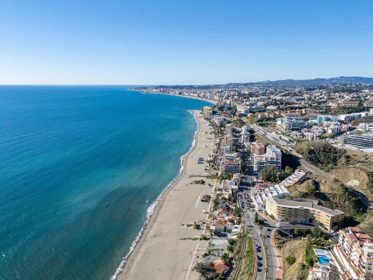 5251429914705c67a5ad692e3f3a8728 - 34