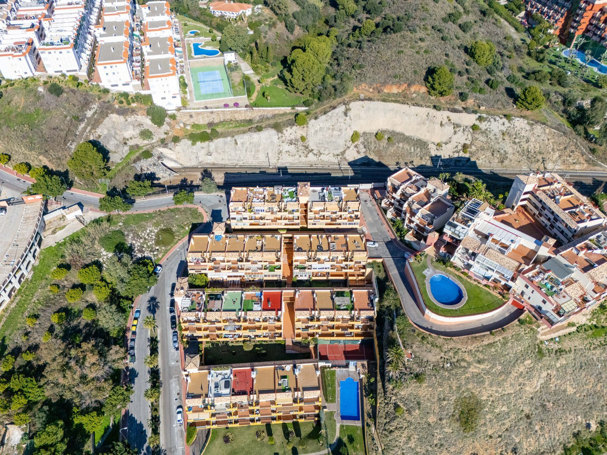 5251429914705c67a5ad692e3f3a8728 - 36