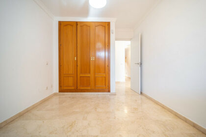 5251429914705c67a5ad692e3f3a8728 - 7