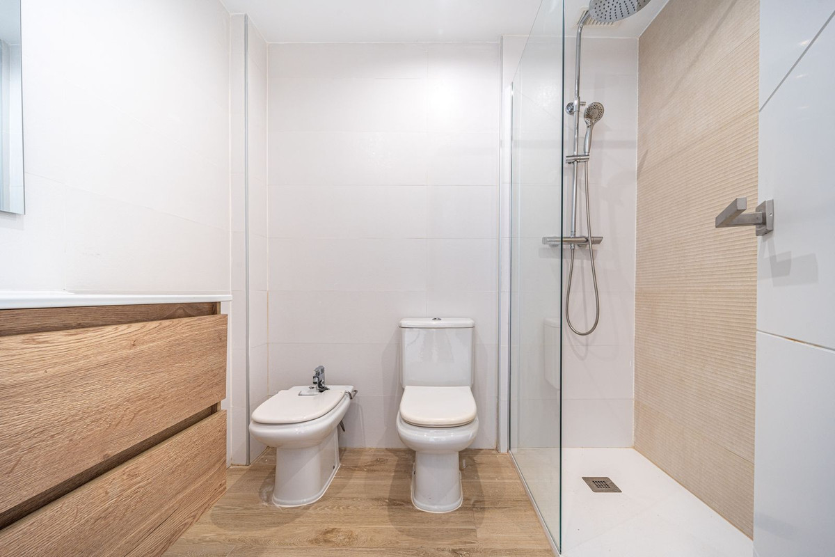 5251429914705c67a5ad692e3f3a8728 - 9