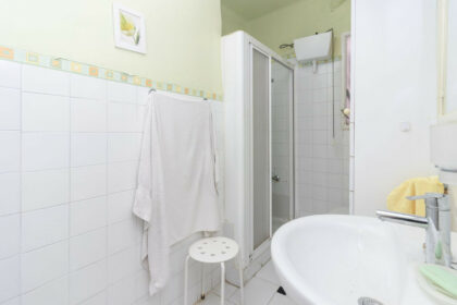 53ef3f32007f46701393fe8597b76ff4 - 19