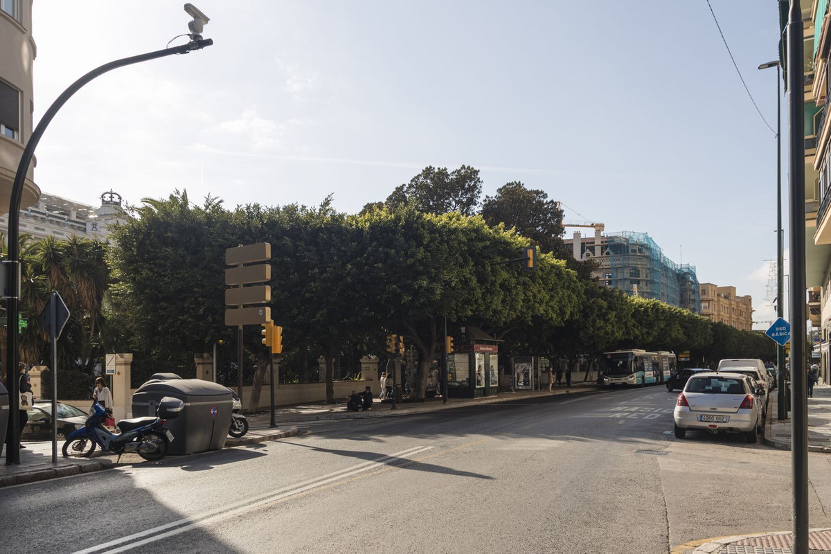 53ef3f32007f46701393fe8597b76ff4 - 24