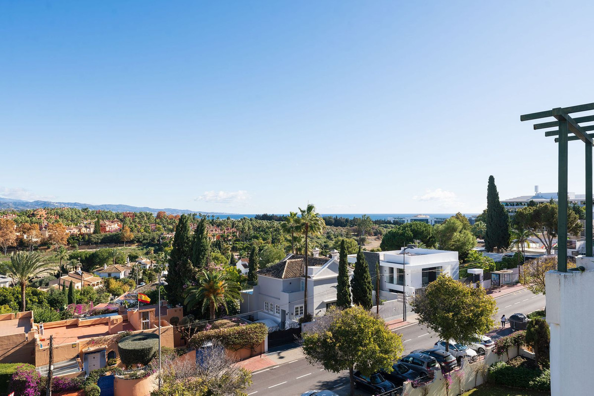 54a9414bd85b9a4858ad699374429b2c - 16