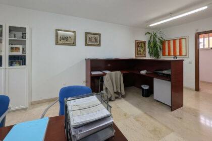 553c04479458096695b4f25843a64962 - 12