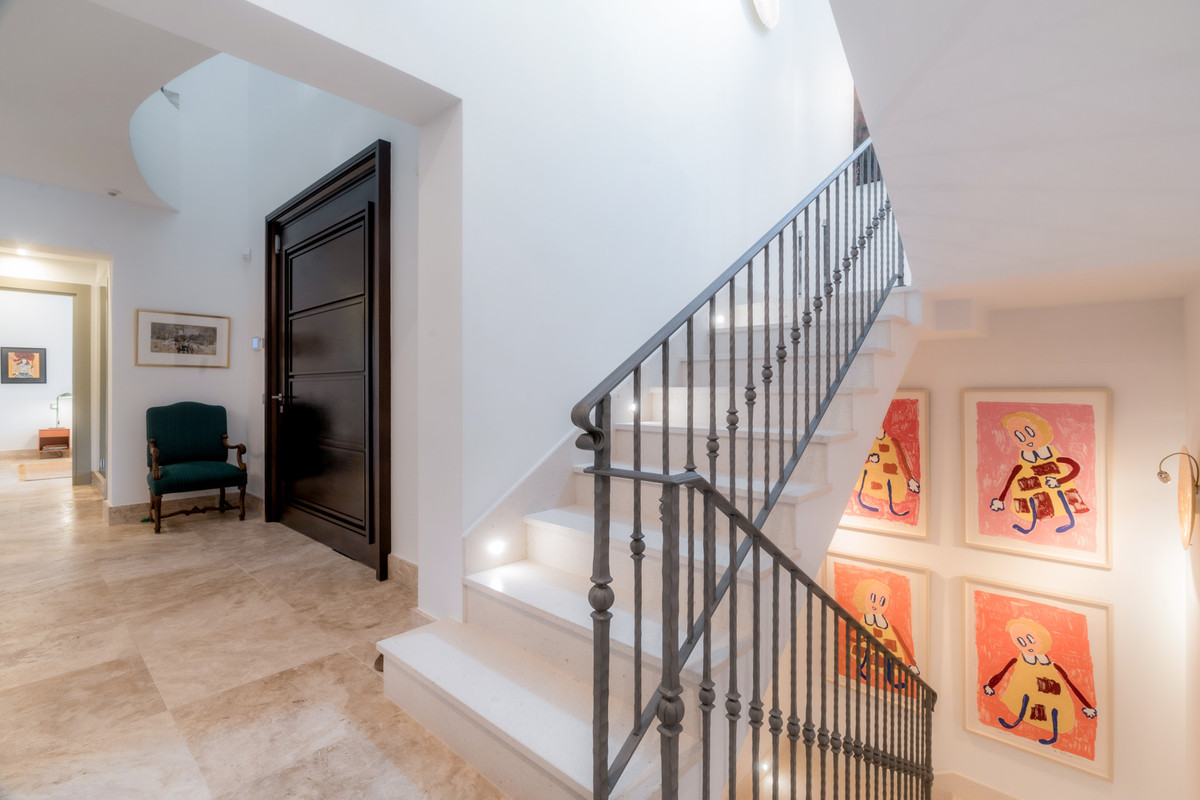 55c035b2565ebe5e64d1fea7caf190cf - 12