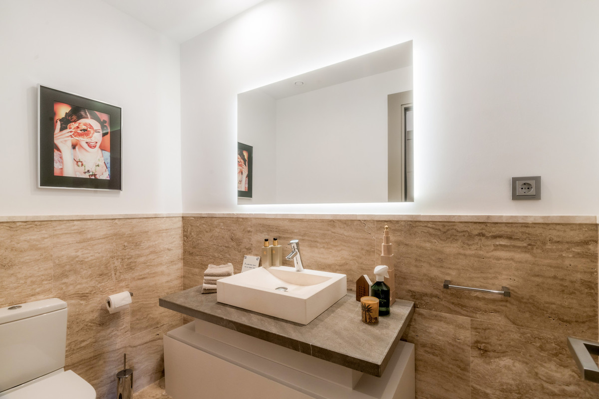 55c035b2565ebe5e64d1fea7caf190cf - 15