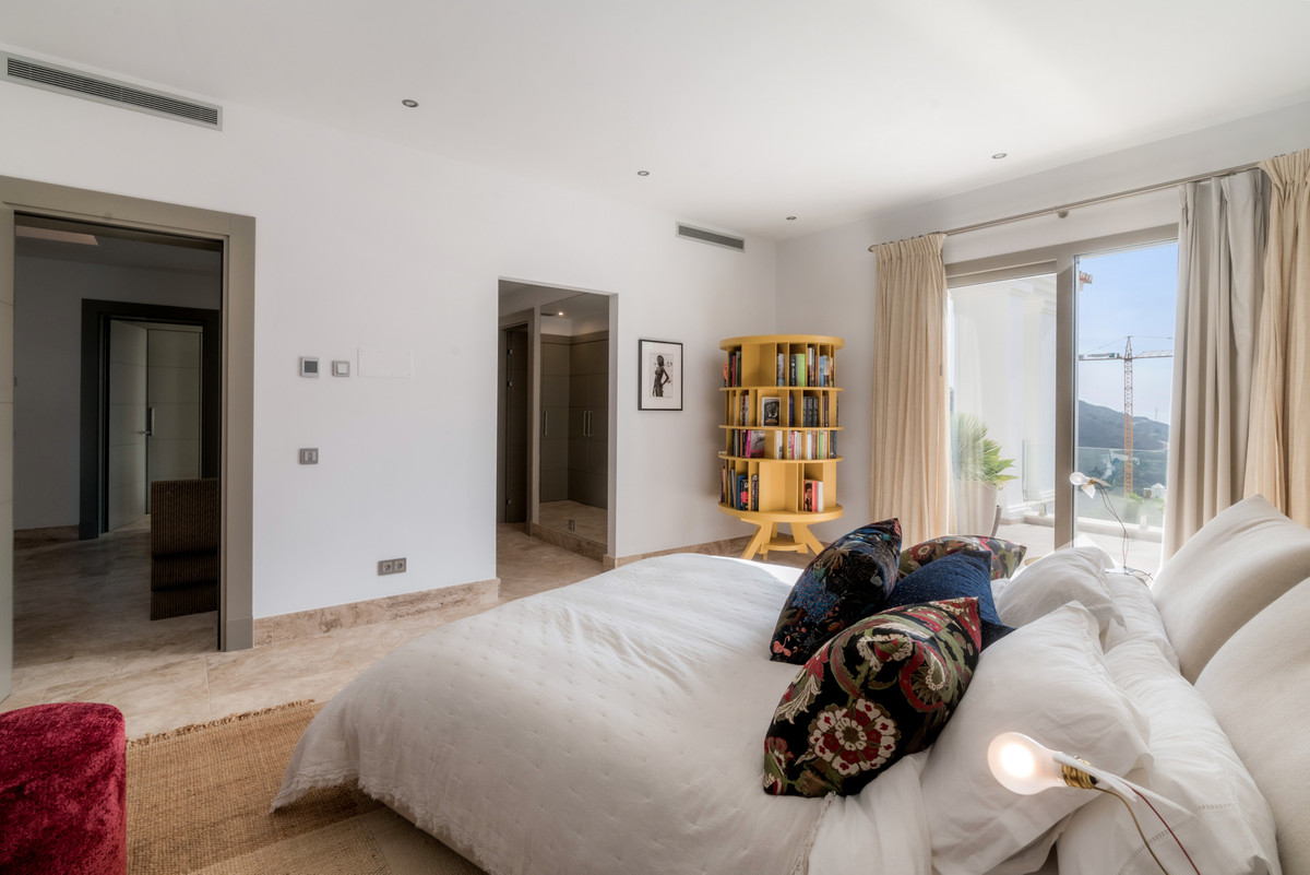 55c035b2565ebe5e64d1fea7caf190cf - 18