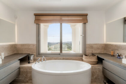 55c035b2565ebe5e64d1fea7caf190cf - 19