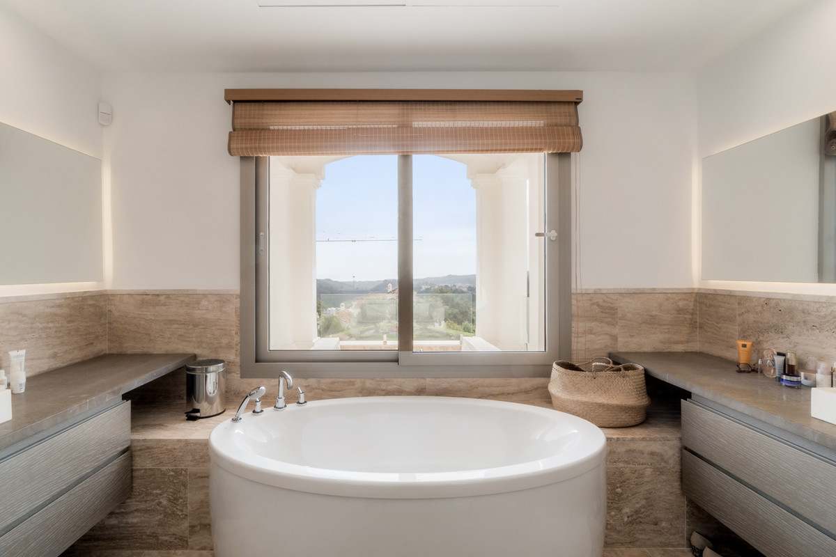 55c035b2565ebe5e64d1fea7caf190cf - 19