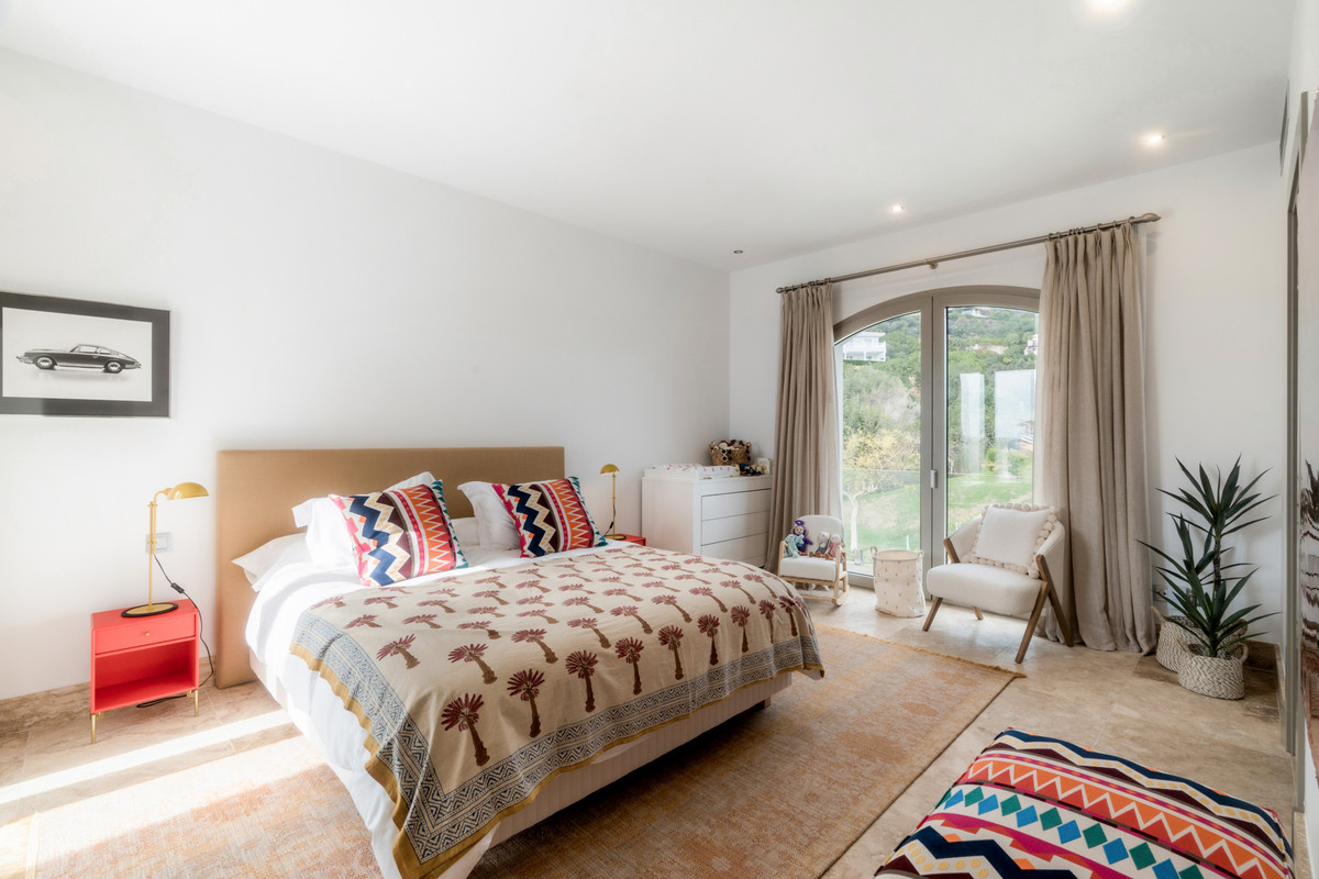 55c035b2565ebe5e64d1fea7caf190cf - 24