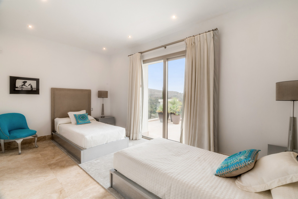 55c035b2565ebe5e64d1fea7caf190cf - 26