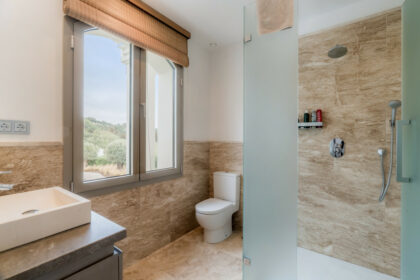 55c035b2565ebe5e64d1fea7caf190cf - 29