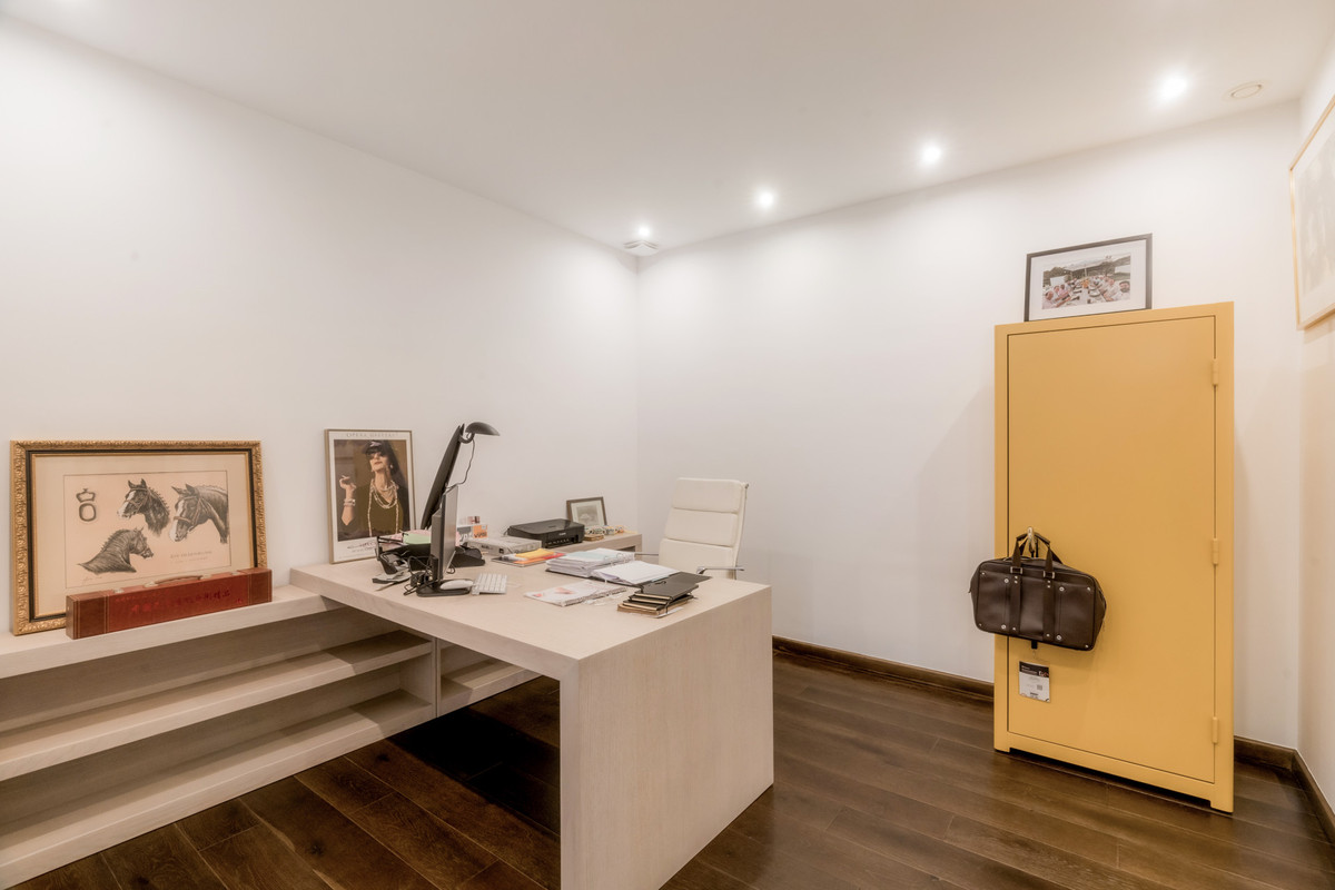 55c035b2565ebe5e64d1fea7caf190cf - 33