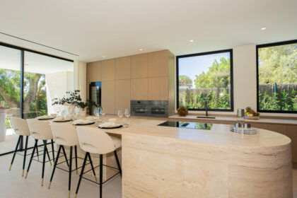 56fdc3d7e0159d69d3076d1f82ba1c3c - 10