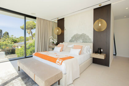 56fdc3d7e0159d69d3076d1f82ba1c3c - 12