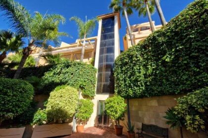 57c993f9b8546de11113444eec495343 - 29