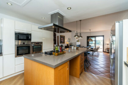 58e3353f9be46543c06cb0fc8b1b75b2 - 14