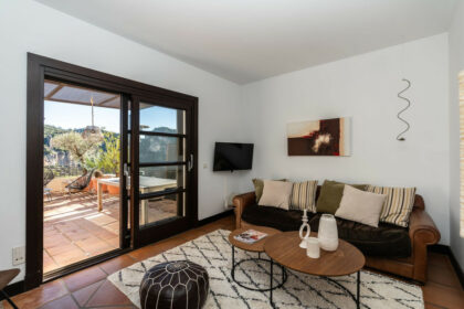 58e3353f9be46543c06cb0fc8b1b75b2 - 19