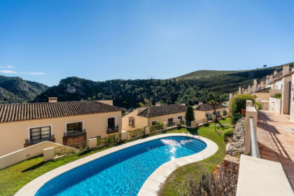 58e3353f9be46543c06cb0fc8b1b75b2 - 42