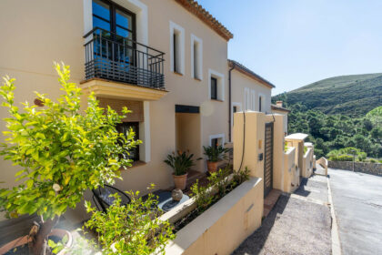 58e3353f9be46543c06cb0fc8b1b75b2 - 9