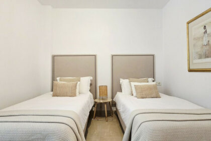 597cbc93d35accba29d4639c5cea1a87 - 19